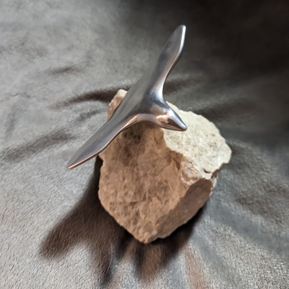 Hoselton Aluminum Seagull Sculpture on Stone Signed - Picture 8 of 8